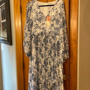 Toni long sleeved maxi dress from Style Cheat. New with tags.